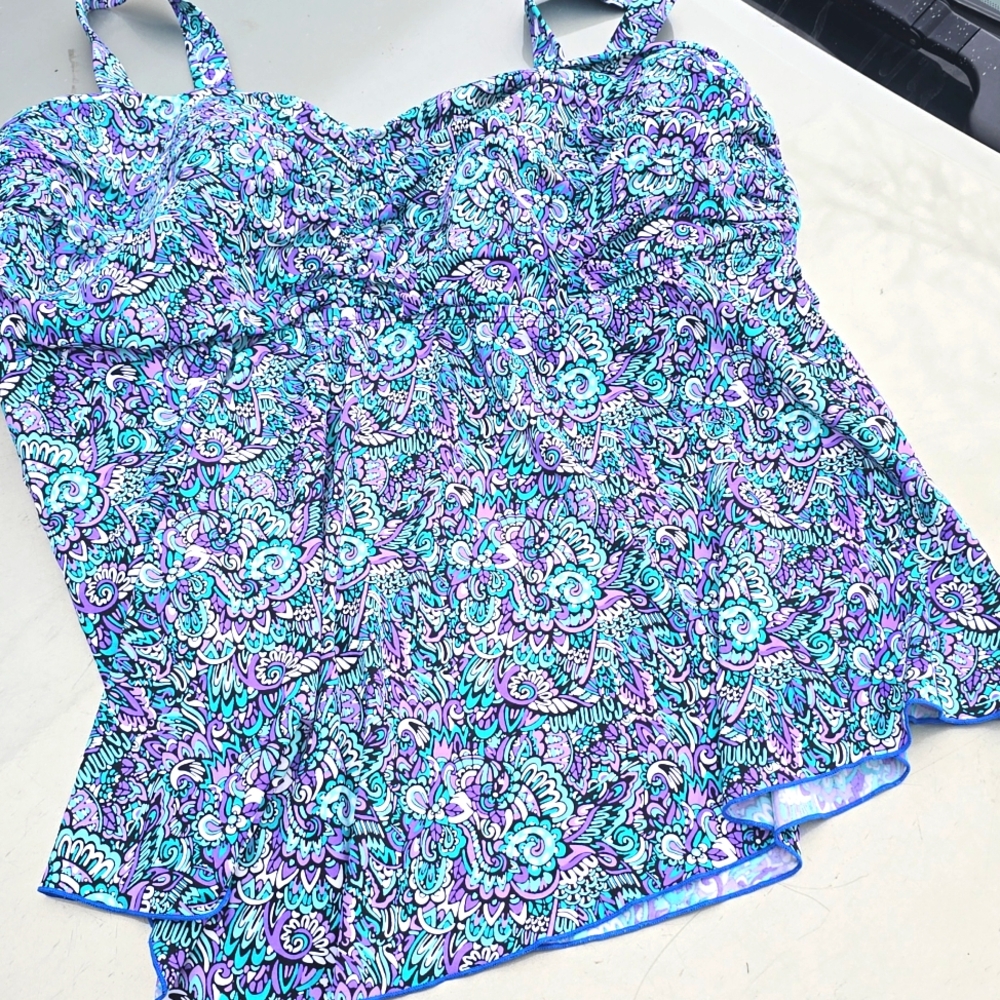 A Shore Fit Swimsuit Bathing Suit Tankini Top Women’s Plus SWIM 24W NWOT